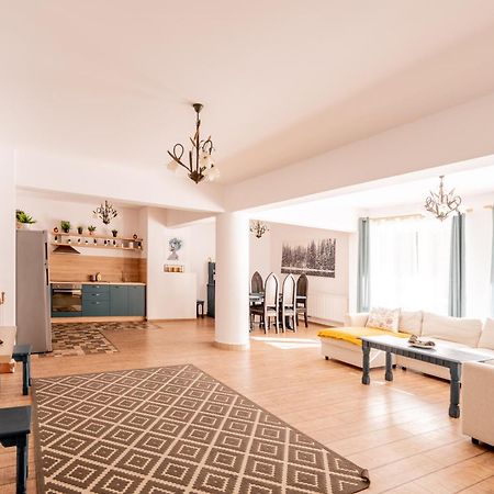 Dinvis Apartments 波亚纳布拉索夫 外观 照片