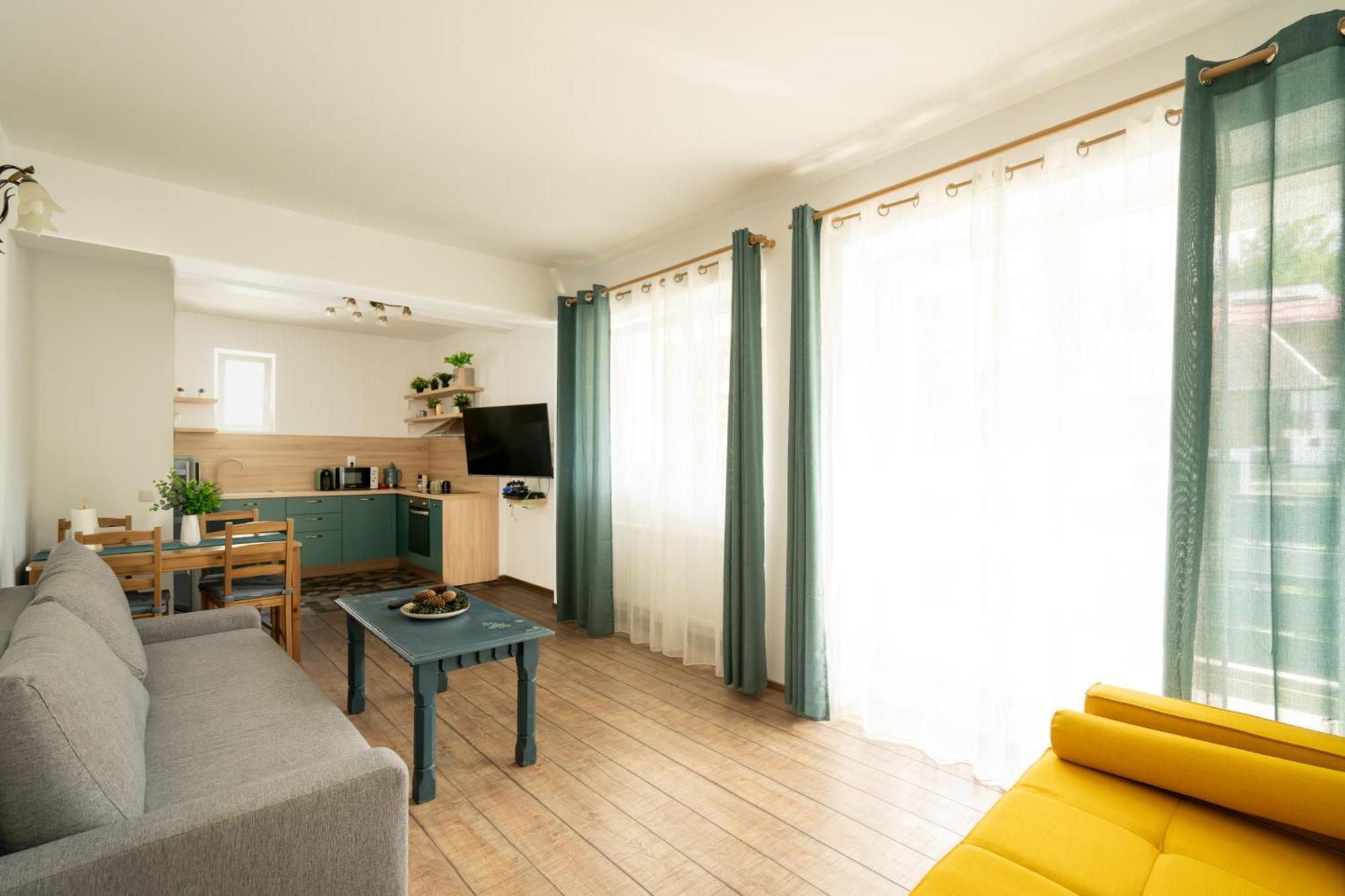 Dinvis Apartments 波亚纳布拉索夫 外观 照片